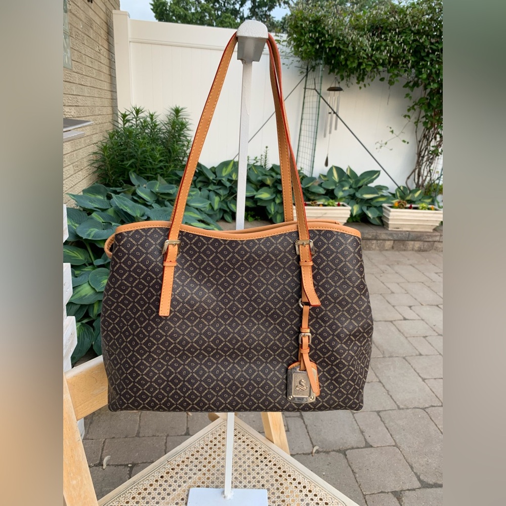Cheviot logo signature brown purse